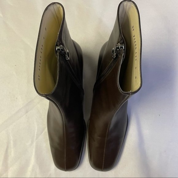 Salvatore Ferragamo brown square leather ankle boots 6 B - Picture 11 of 13